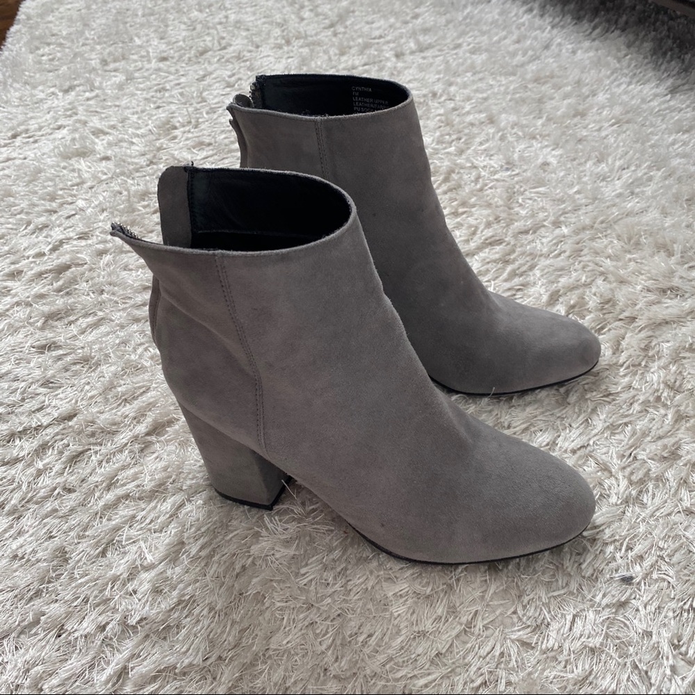 Steve Madden Grey suede Booties
